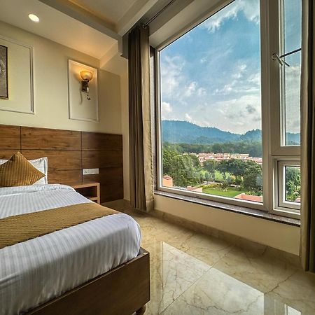 Hotel Nirvana Bliss, Behind Parmarth Niketan リシケーシュ エクステリア 写真