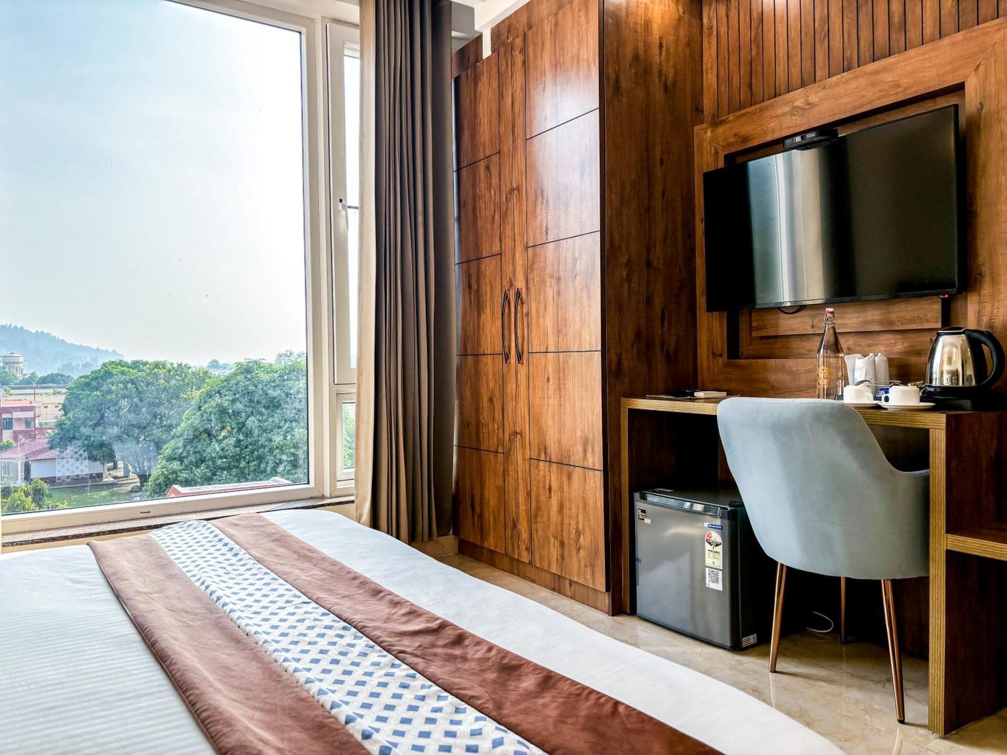 Hotel Nirvana Bliss, Behind Parmarth Niketan リシケーシュ エクステリア 写真