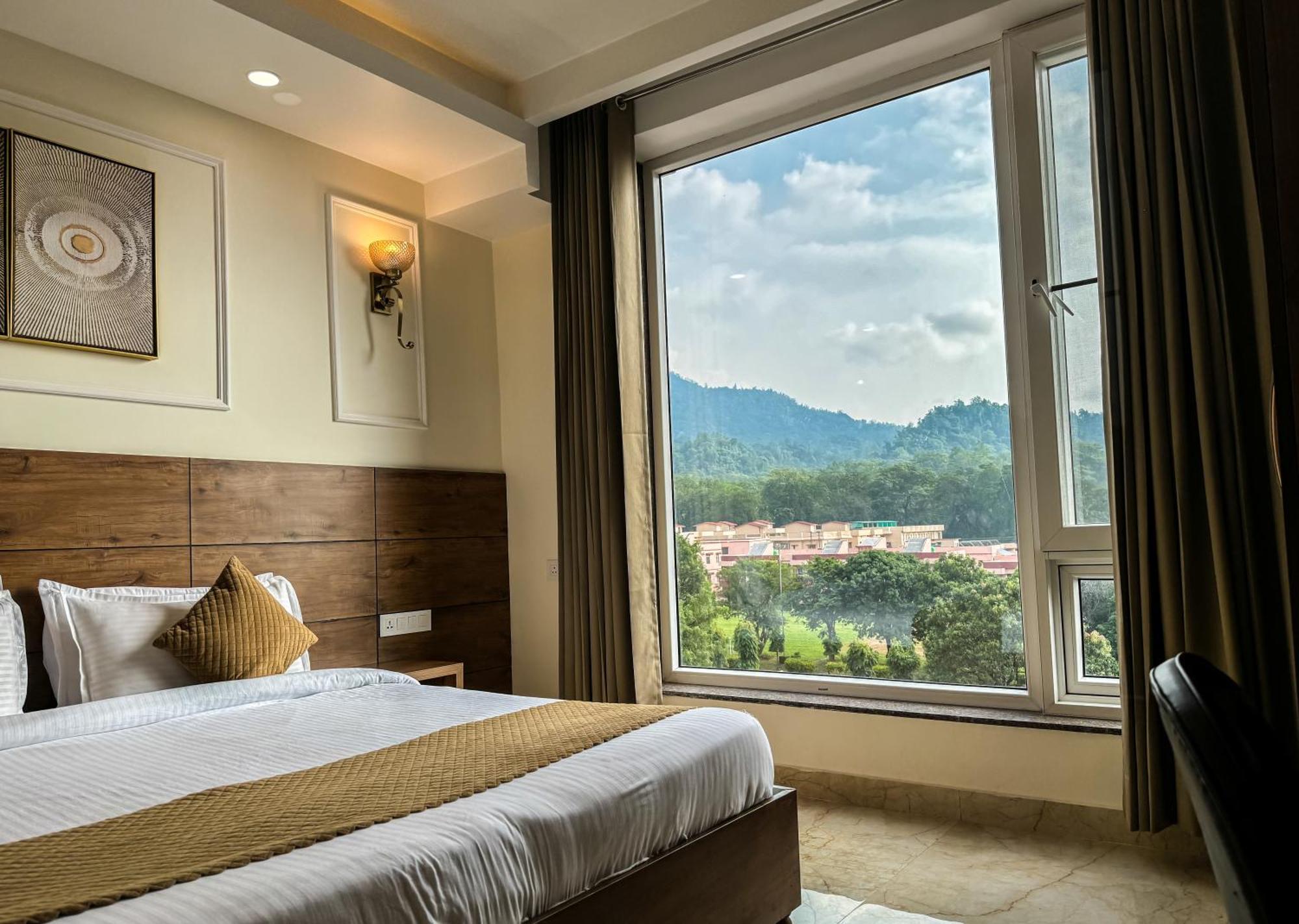 Hotel Nirvana Bliss, Behind Parmarth Niketan リシケーシュ エクステリア 写真