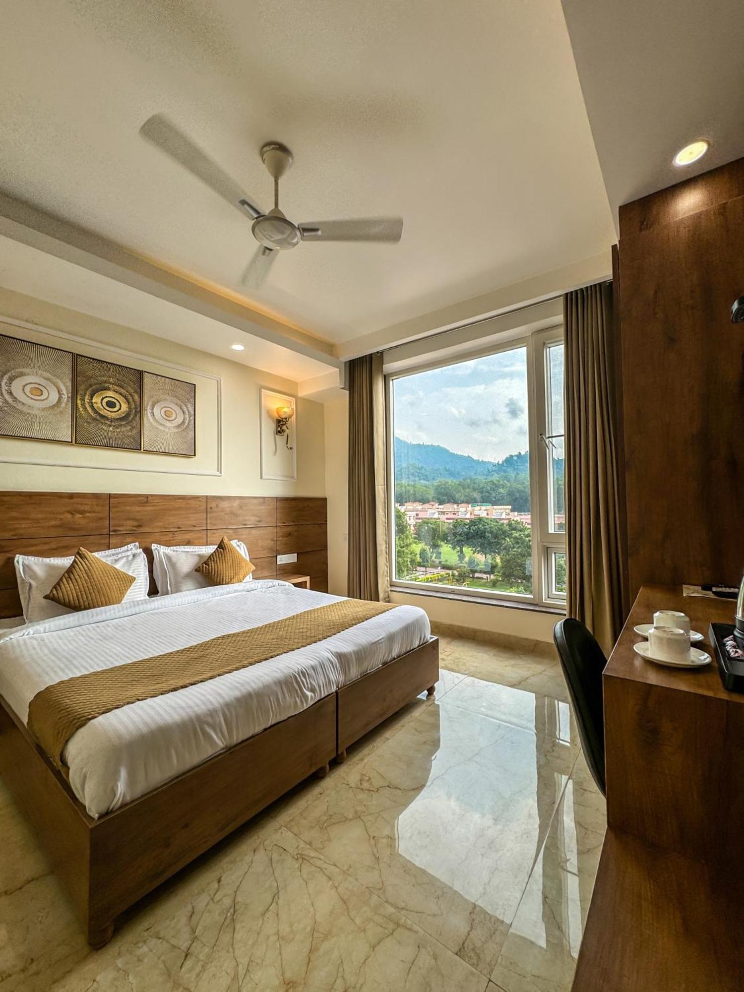 Hotel Nirvana Bliss, Behind Parmarth Niketan リシケーシュ エクステリア 写真