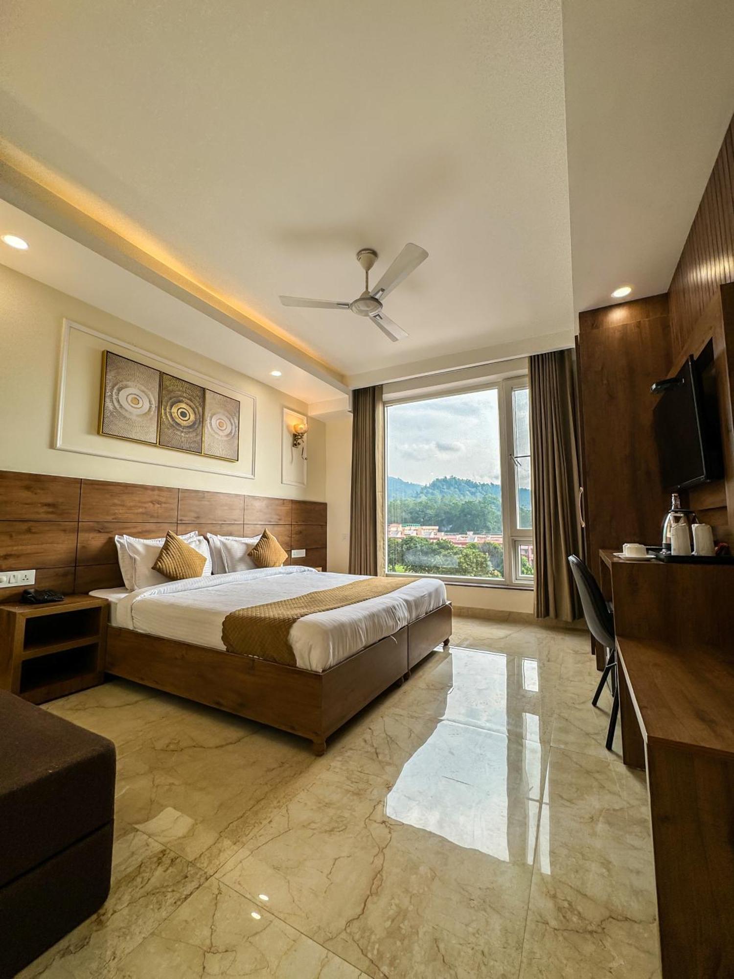 Hotel Nirvana Bliss, Behind Parmarth Niketan リシケーシュ エクステリア 写真