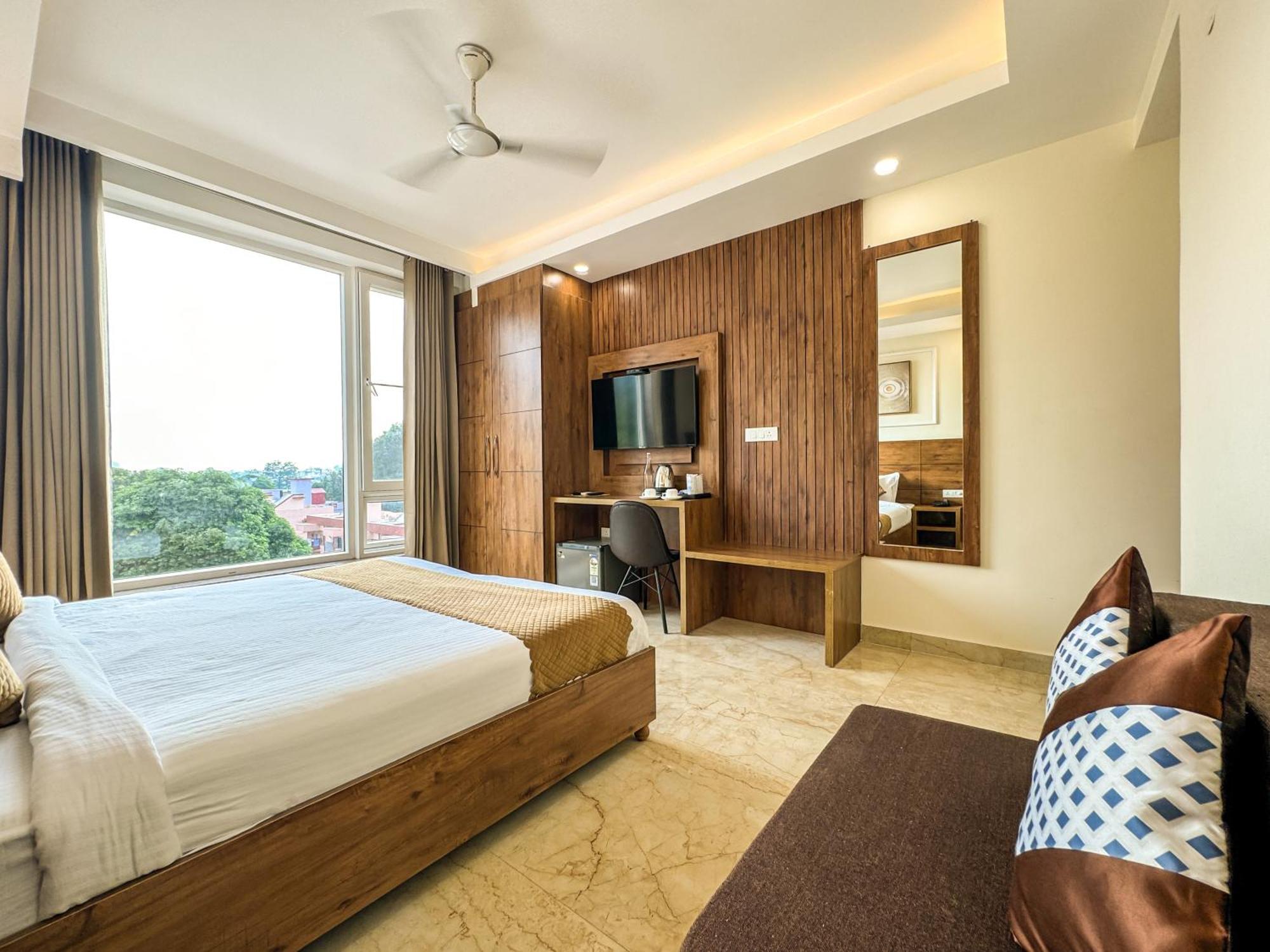 Hotel Nirvana Bliss, Behind Parmarth Niketan リシケーシュ エクステリア 写真