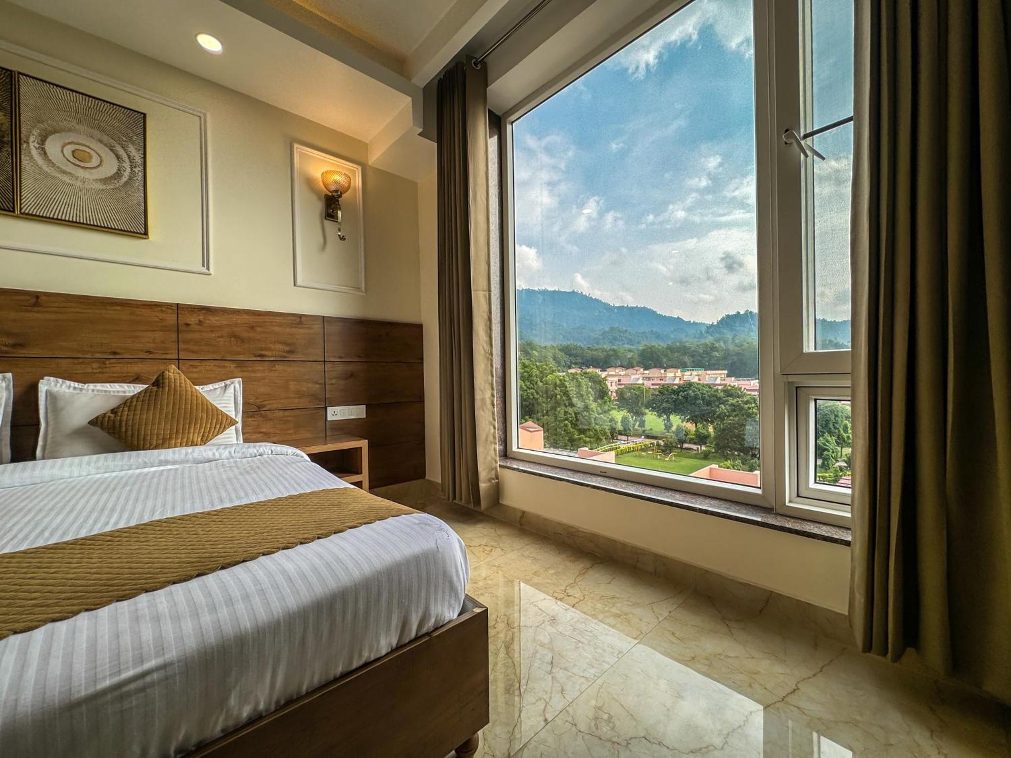 Hotel Nirvana Bliss, Behind Parmarth Niketan リシケーシュ エクステリア 写真